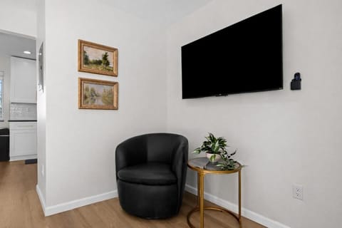 Spacious 1BR 1BA Apartments in Eastpointe - Pet-Fr Apartment in Eastpointe