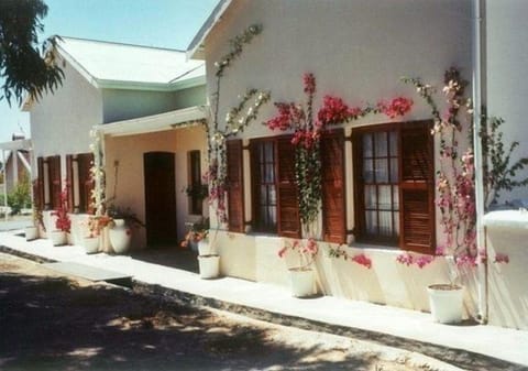 Bougain Villa Guesthouse Bed and Breakfast in Western Cape