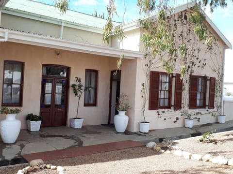 Bougain Villa Guesthouse Bed and Breakfast in Western Cape