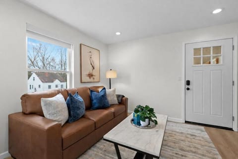 Comfortable 1BR 1BA Apartments Near Major Roads in Apartment in Eastpointe