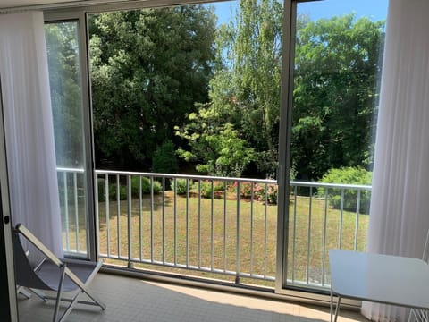 Appartement rénové proche plage avec parking - FR-1-843-51 Apartment in Le Pouliguen