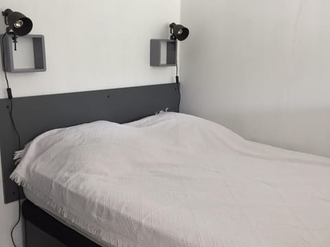 Appartement rénové proche plage avec parking - FR-1-843-51 Apartment in Le Pouliguen