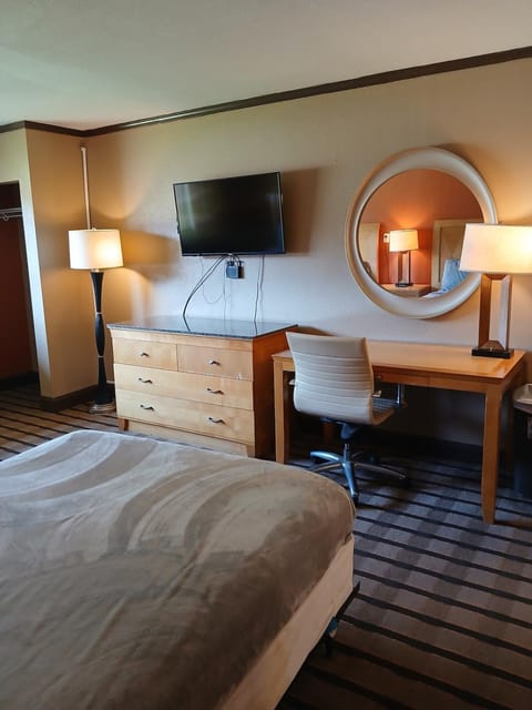 Gated - 2 Double Beds 1 Bath with Full Kitchen 120 Apartment in Baton Rouge