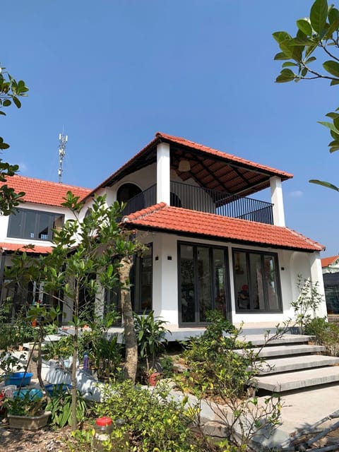 Property building, Day