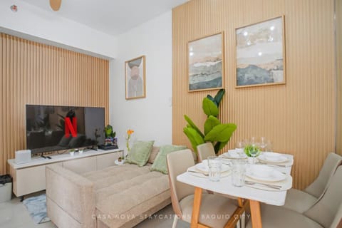 Communal lounge/ TV room, TV and multimedia, Living room, Seating area, Evening entertainment