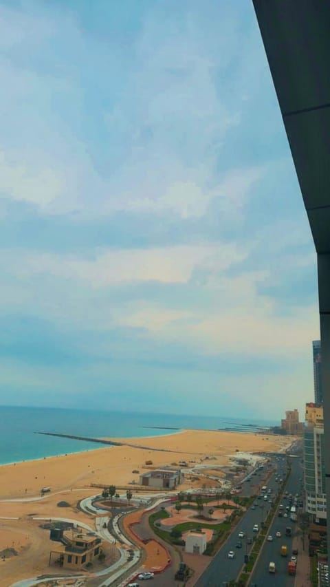 Nearby landmark, Day, Neighbourhood, Natural landscape, Bird's eye view, Beach, City view, Sea view