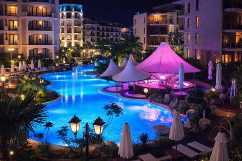 Property building, Restaurant/places to eat, Night, Lounge or bar, Swimming pool, Swimming pool