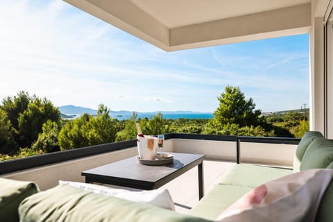 Balcony/Terrace, Seating area, Sea view