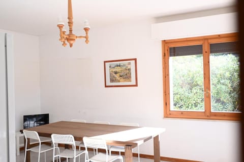 S077 - Sirolo, trilocale con giardino in centro Apartment in Sirolo