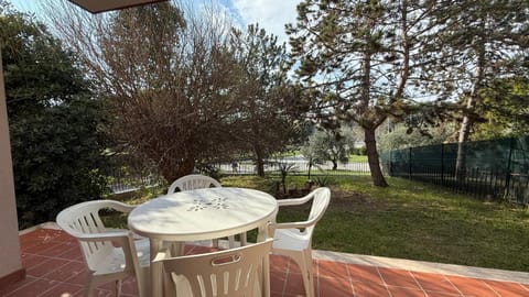 S077 - Sirolo, trilocale con giardino in centro Apartment in Sirolo