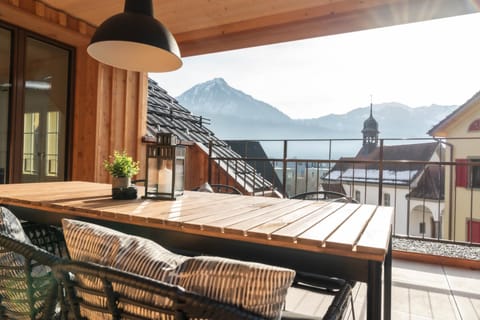 Balcony/Terrace, Mountain view