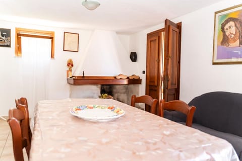 Facade/entrance, Living room, Dining area, Garden view, Inner courtyard view, fireplace, furniture, heating, internet, air conditioner