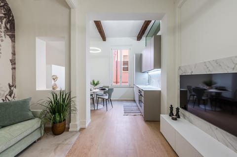 TV and multimedia, Coffee/tea facilities, Kitchen or kitchenette, Living room, Seating area, Dining area, heating, internet, oven, air conditioner