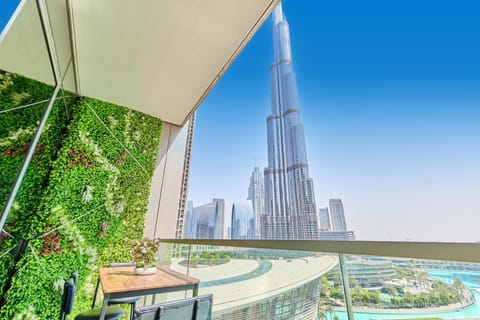 Nearby landmark, Day, Natural landscape, View (from property/room), Balcony/Terrace, City view