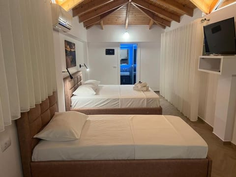 Moncler Residence Hotel in Ksamil