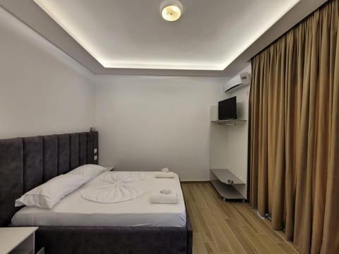 Moncler Residence Hotel in Ksamil