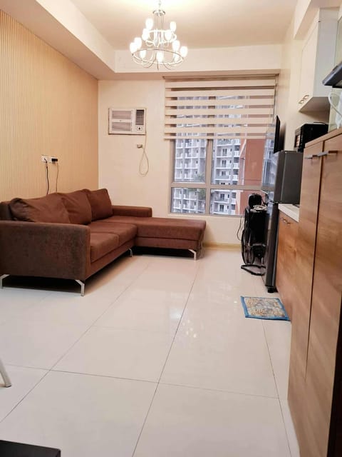 Kitchen or kitchenette, Living room, Seating area, air conditioner