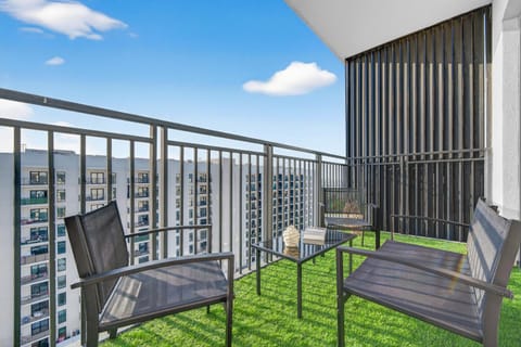 View (from property/room), Balcony/Terrace, Seating area