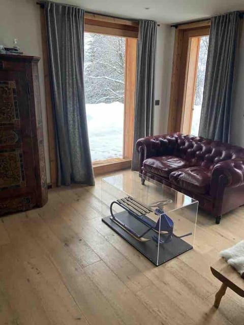 Apartment in new chalet with private garden Apartment in Megève