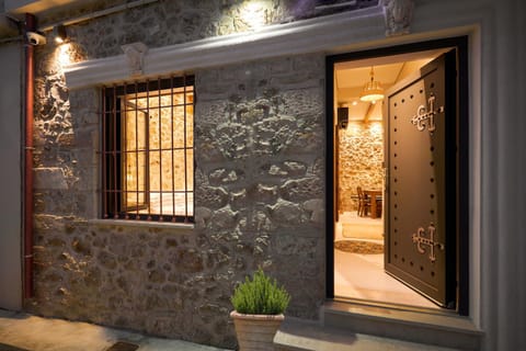 Diastar Boutique sauna jacuzzi free House in Heraklion