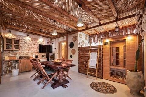 TV and multimedia, Kitchen or kitchenette, Dining area