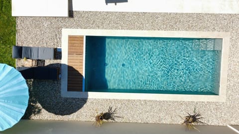 Swimming pool, Swimming pool