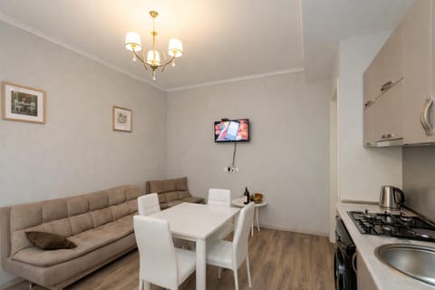TV and multimedia, Living room, Dining area, minibar