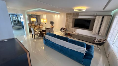 Communal lounge/ TV room, TV and multimedia, Living room