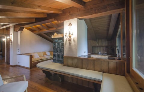 Communal lounge/ TV room, Living room