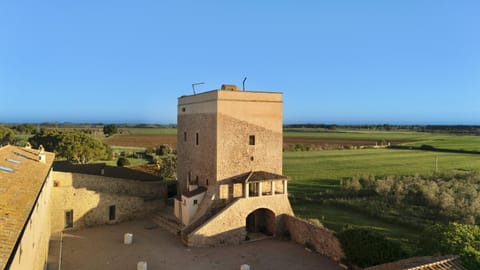 Property building, Nearby landmark, Natural landscape, Landmark view