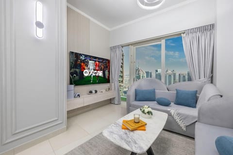 Luxe Living At Damac heights - Dubai Marina - Marina & Sea Views Apartment in Dubai