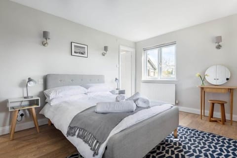 Stunning House with Estuary Views Padstow House in Padstow