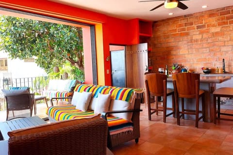 Day, Balcony/Terrace, Kitchen or kitchenette, Living room, Seating area, Dining area