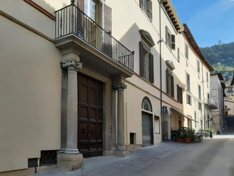 Property building, Neighbourhood, Mountain view, Street view