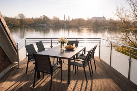 BBQ facilities, View (from property/room), Balcony/Terrace, Lake view