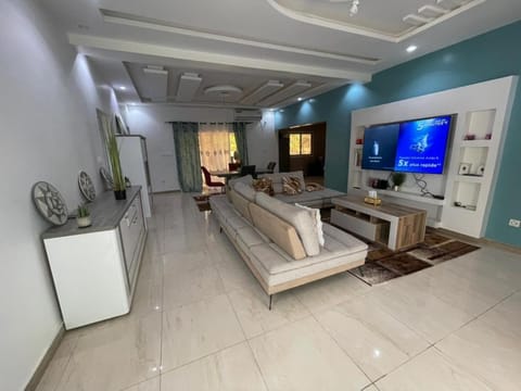Communal lounge/ TV room, Living room, air conditioner