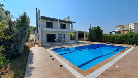 Property building, Pool view, Swimming pool