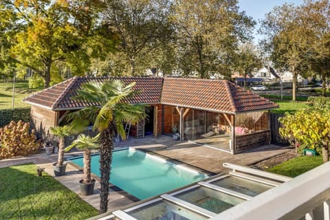 Property building, Garden, Pool view, Swimming pool