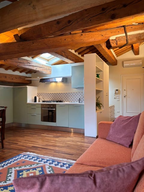 Kitchen or kitchenette, Living room, Seating area, pet friendly, stove