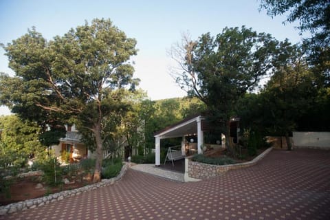 Patio, BBQ facilities, Balcony/Terrace