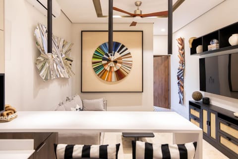 TV and multimedia, Kitchen or kitchenette, Dining area