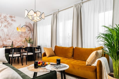 View (from property/room), Living room, Dining area, City view, Landmark view, River view, Street view, heating, internet, air conditioner