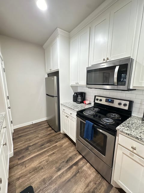 Luxury 3BR Townhome Stay House in Edmond