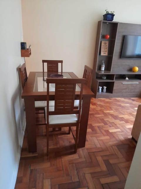 Apartamento 2 quartos, ar condicionado, Portaria 24 horas, Próximo ao metro e amplo comércio Apartment in Santa Teresa