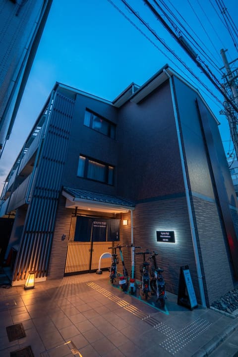 Property building, Night