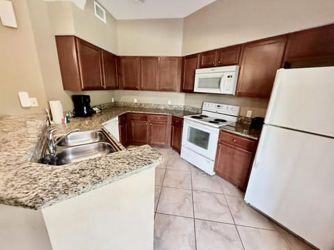Entire Condo 3Bed 2Bath 5 mins to Disney Park Apartment in Orlando