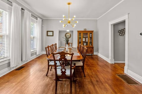 Annesdale #1 - Spacious & Central 3BR in Midtown! House in Memphis