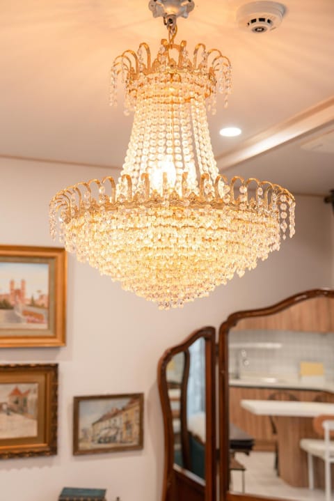 Photo of the whole room, Decorative detail, Decorative detail