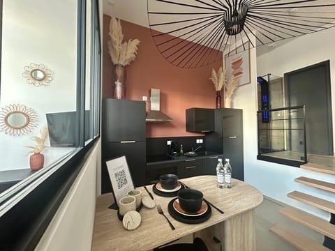 Kitchen or kitchenette, Dining area, kitchen