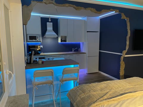 Kitchen or kitchenette, stove, stove, kitchen, kitchen